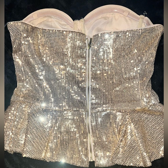 Gorgeous Gold Bustier - Picture 4 of 8